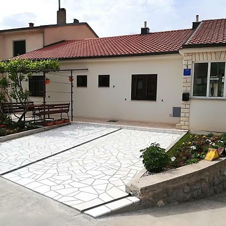 Apartment And Rooms Markovic Senj  Exterior foto
