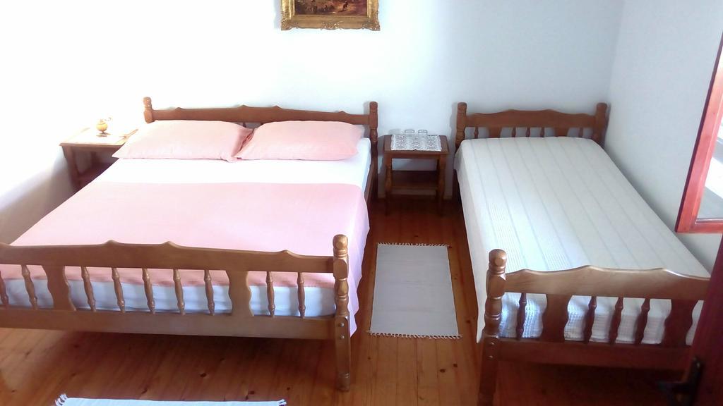 Apartment And Rooms Markovic Senj  Exterior foto