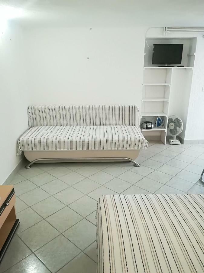 Apartment And Rooms Markovic Senj  Exterior foto
